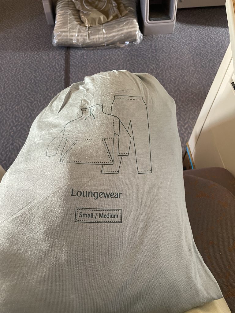 Emirates business class loungewear pyjamas in size small / medium